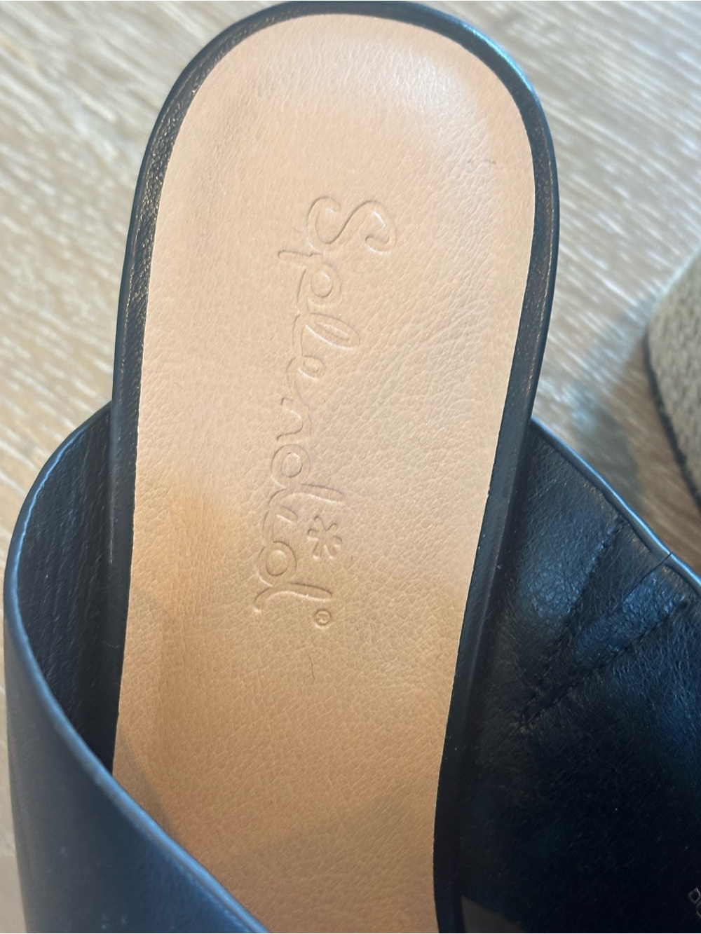 Splendid Black Crisscross Leather Mule Slides - Picture 3 of 4